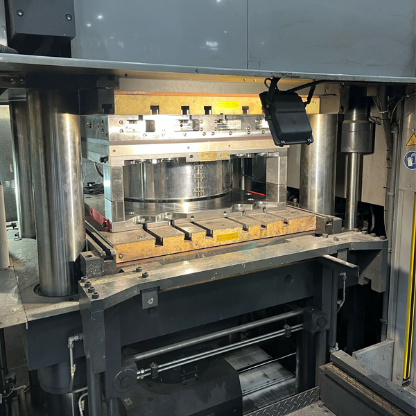 KAUÇUK ENJEKSİYON KALIPLARI